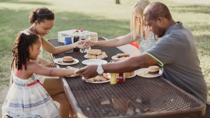 NIV Once-A-Day At the Table Family Devotional