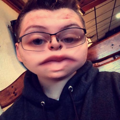Bible profile picture for @Entro